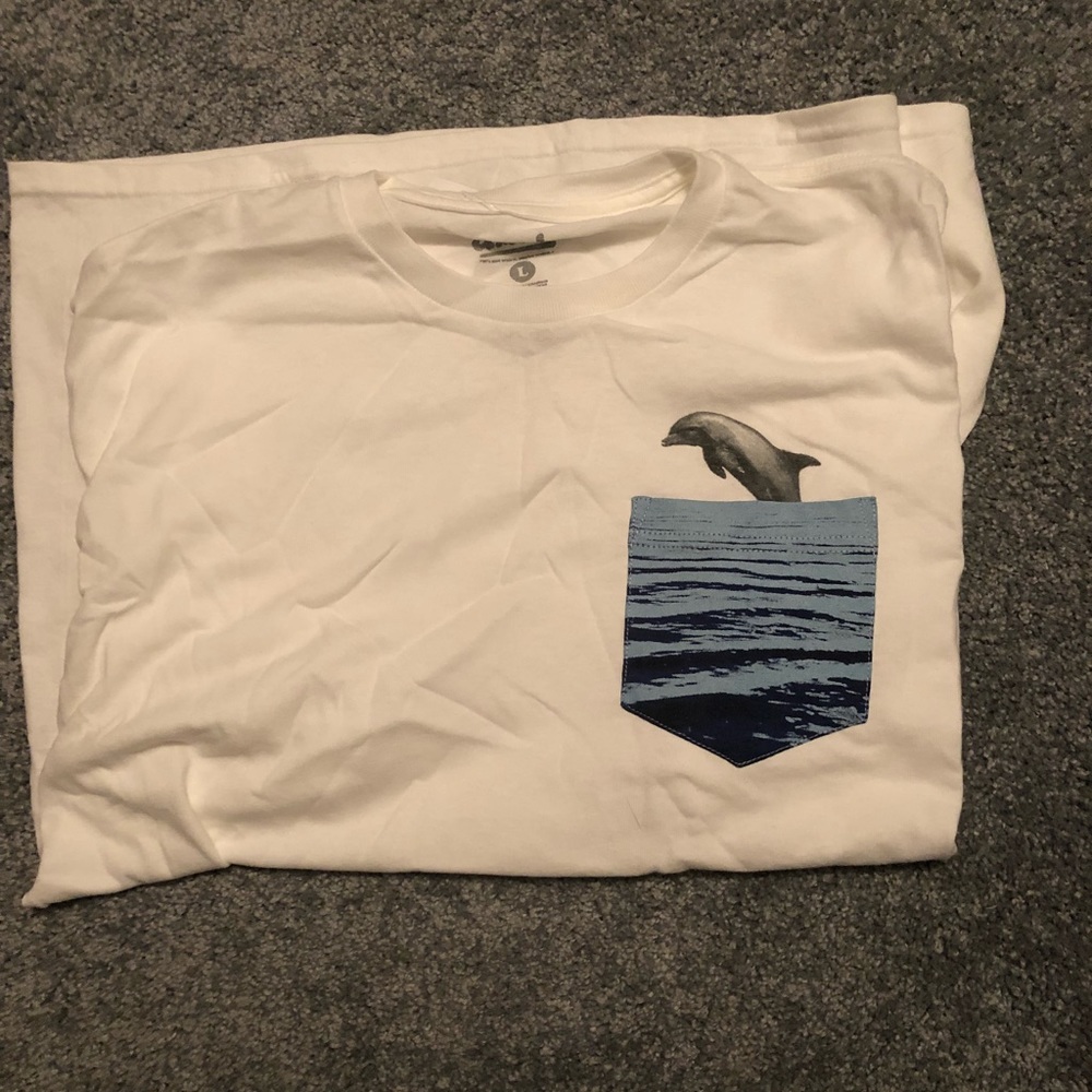 LARGE ZUMIEZ GRAPHIC POCKET TEE